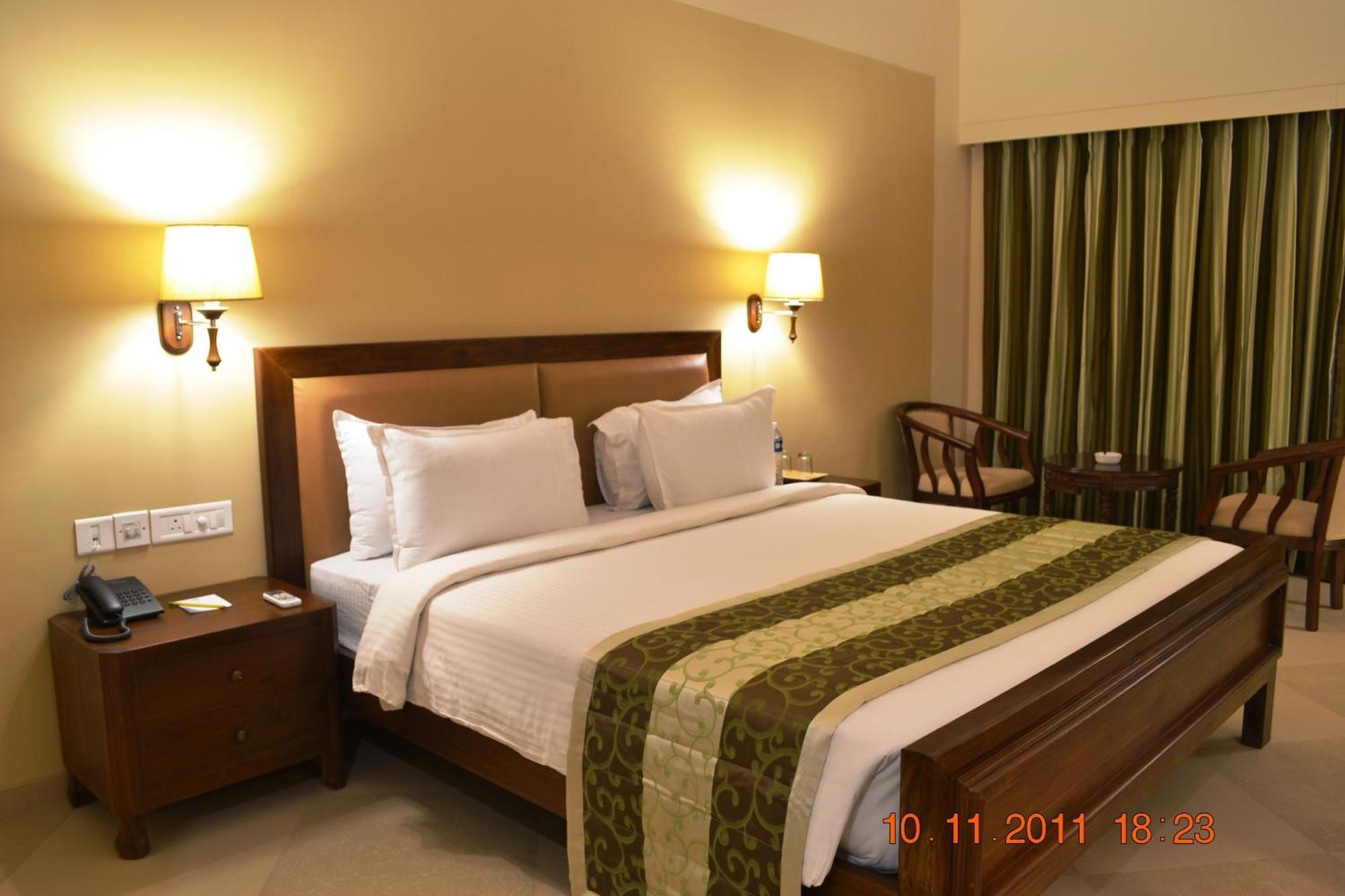 Uday Suites - The Airport Hotel Thiruvananthapuram Kültér fotó