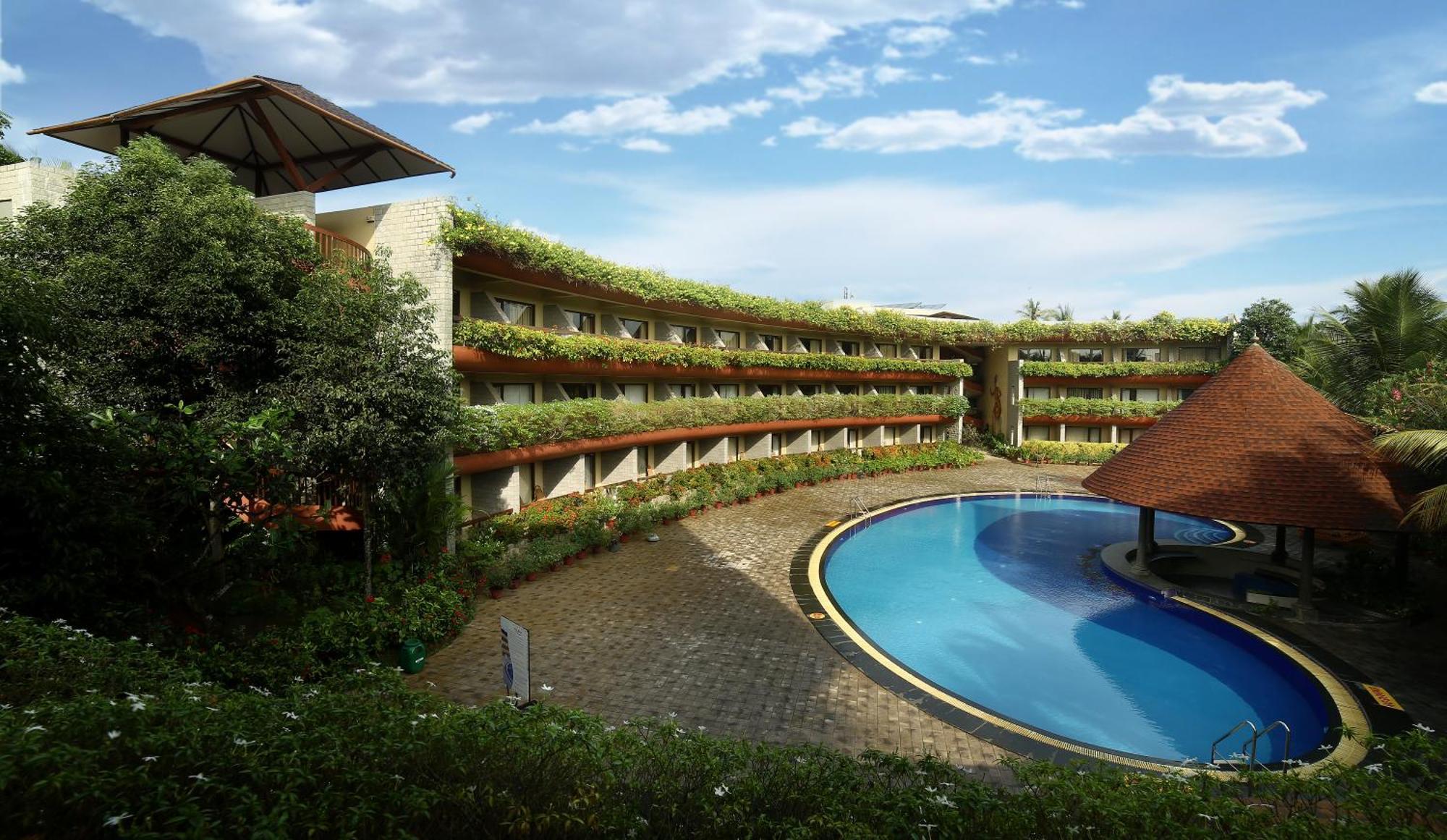 Uday Suites - The Airport Hotel Thiruvananthapuram Kültér fotó