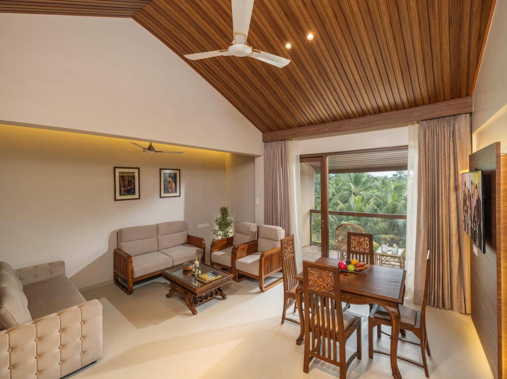 Uday Suites - The Airport Hotel Thiruvananthapuram Kültér fotó
