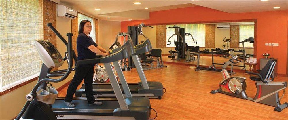 Uday Suites - The Airport Hotel Thiruvananthapuram Kültér fotó