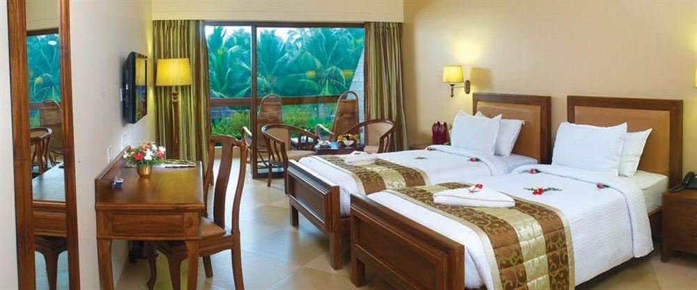 Uday Suites - The Airport Hotel Thiruvananthapuram Kültér fotó