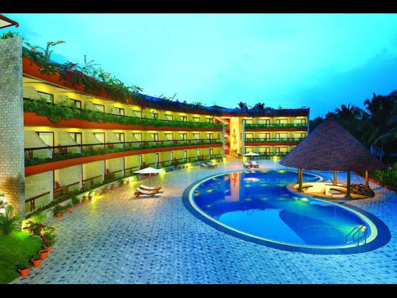 Uday Suites - The Airport Hotel Thiruvananthapuram Kültér fotó