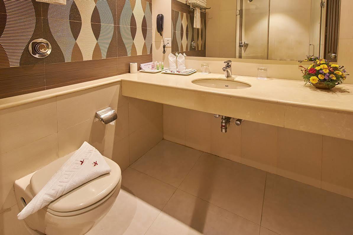 Uday Suites - The Airport Hotel Thiruvananthapuram Kültér fotó