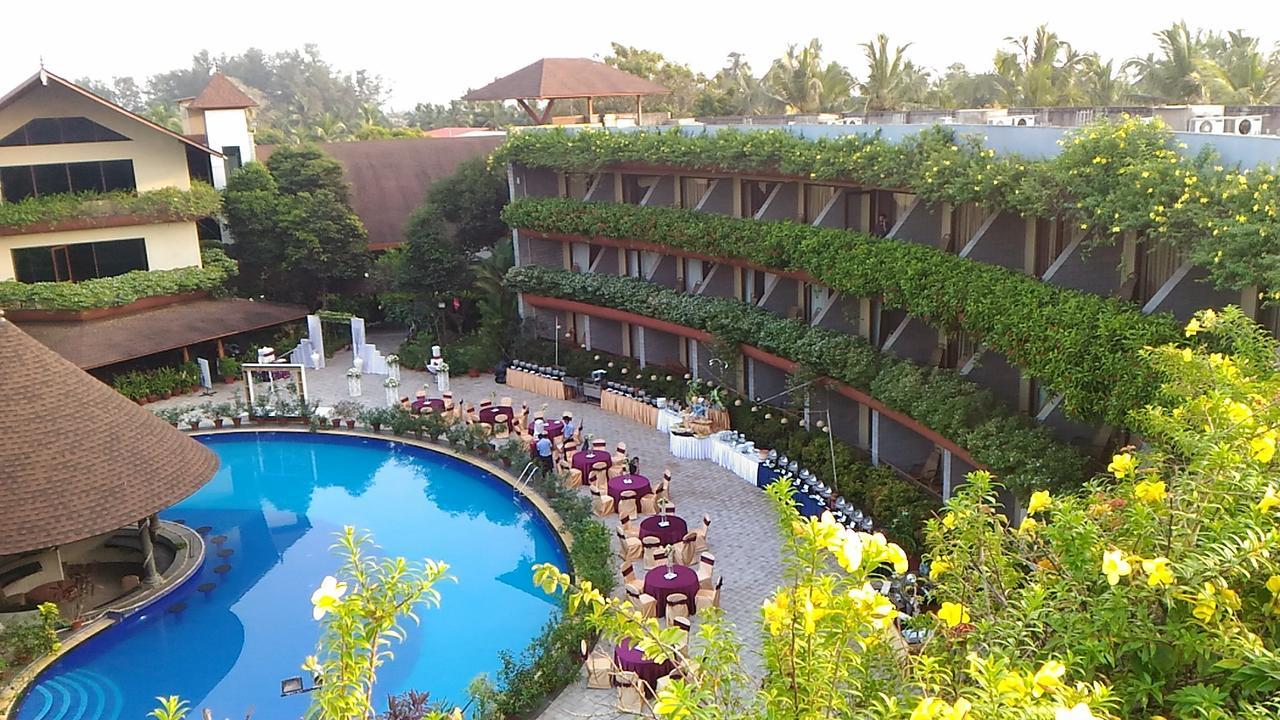 Uday Suites - The Airport Hotel Thiruvananthapuram Kültér fotó