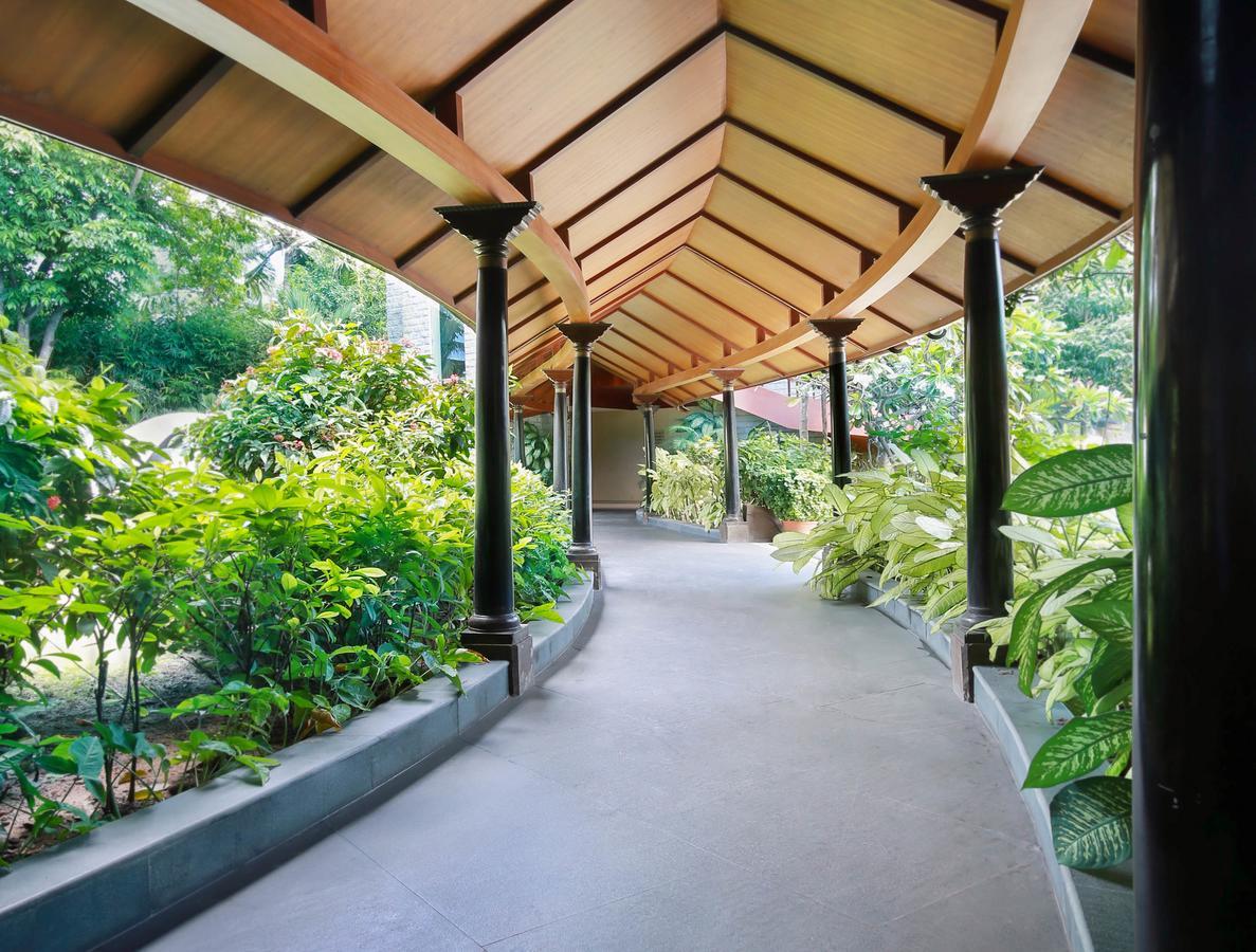 Uday Suites - The Airport Hotel Thiruvananthapuram Kültér fotó