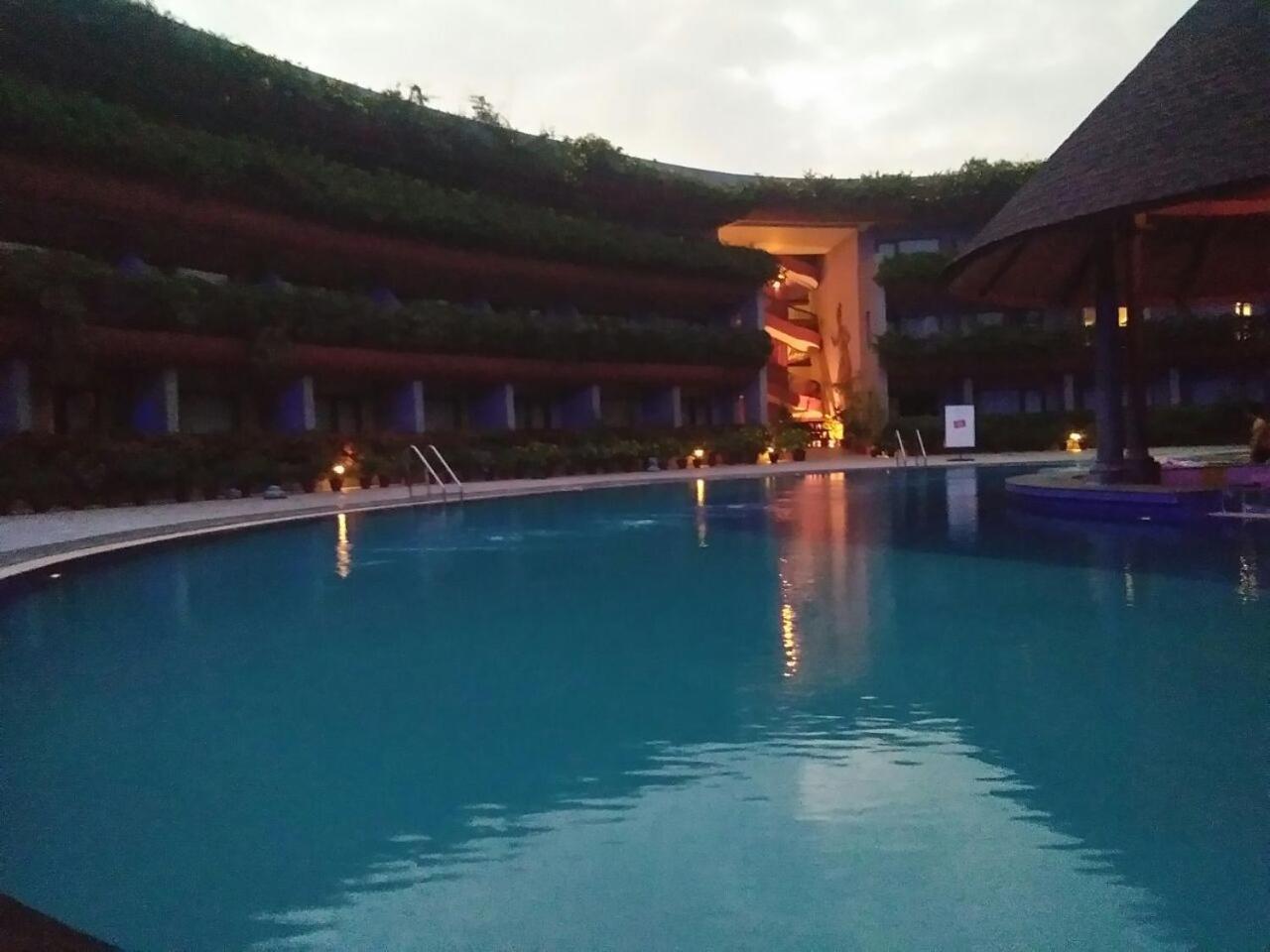 Uday Suites - The Airport Hotel Thiruvananthapuram Kültér fotó
